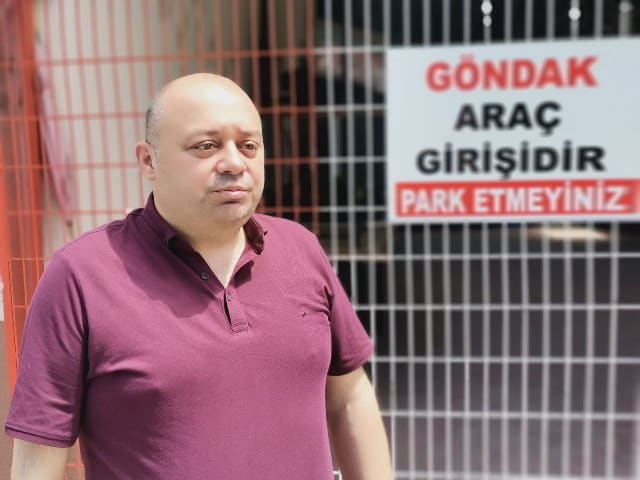 Balıkesir’in Gönen ilçesinde 22 gün önce köpeğiyle yürüyüşe çıktıktan sonra kaybolan Korhan Berzeg’den hala iz yok. Ekipler çalışmalarına arama alanını genişleterek devam ediyor.