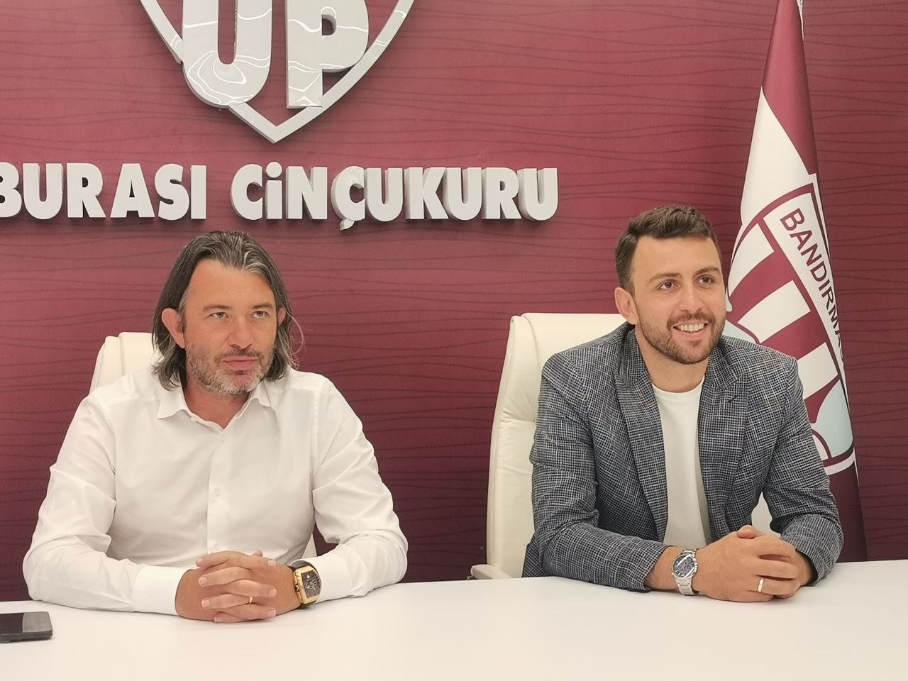 AK Parti Balıkesir Milletvekili Ali Taylan Öztaylan, Bandırmaspor'un yeni açılışını yaptığı tesisleri ziyaret etti. Öztaylan, "Önümüzdeki dönemde de Bandırmaspor’umuzun layığına ulaşacağından eminim" dedi.