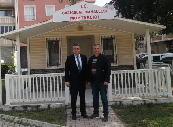 Balıkesir’in Edremit ilçesi Gazicelal Mahallesi Muhtarlığı, çocuk parkına yerleştirilen güvenlik kameralarıyla bir ilke imza attı. Artık mahalle sakinleri, parkı 7/24 canlı olarak izleyebilecekler.