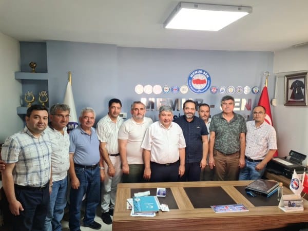 Memur-Sen Konfederasyonu Balıkesir İl Temsilciliği'nin toplantısında, Eğitim-Bir-Sen Balıkesir 1 Nolu Şube Başkanı Ercan Kurter, oy birliği ile il başkanı olarak seçildi. Kurter'in il başkanlığı görevine atanması, toplantıya katılanların tam desteğini aldı.