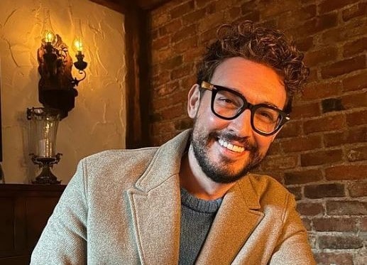 İtalyan şef Danilo Zanna, saldırı olayına ilişkin sosyal medya hesabında yaptığı açıklamada, "Çok şükür iyiyim ama müdürümüze yapılan saldırıya müdahale etmek zorunda kaldım. Hepimize çok geçmiş olsun. Konu ile ilgili olarak gerekli şikayetleri emniyet güçlerimize ileteceğiz” ifadelerini kullandı.