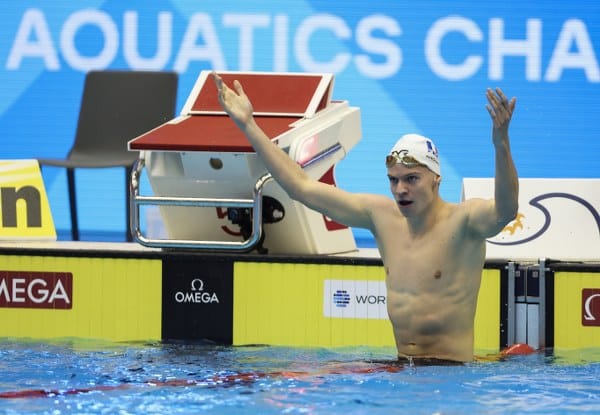 Fransız yüzücü Leon Marchand, erkekler 400 metre karışık stilde 4.02.50'lik derecesiyle, 2008 yılından beri Michael Phelps'e ait olan dünya rekorunu kırmayı başardı.