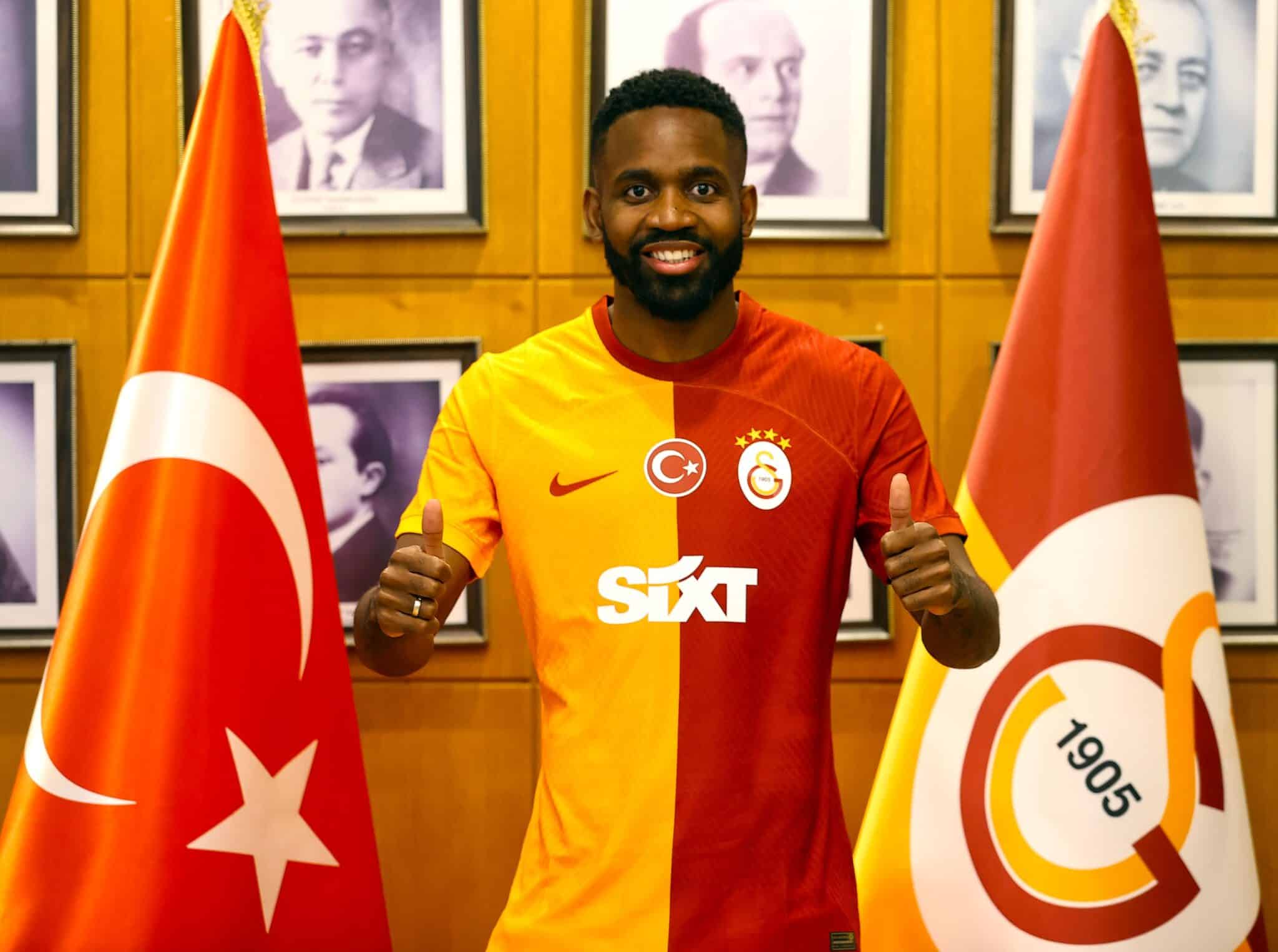 Galatasaray, 700 bin Euro bonservis bedeli ödeyeceği Cedric Bakambu ile 2 yıllık sözleşme imzalandığını açıkladı. 