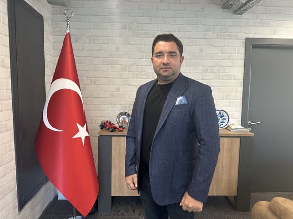Günümüzde ekonomik dengelerin ve ticaret algısının değişmesi, dünya genelindeki firmaları e-ticaret platformlarına yönlendirmeye başladı. Doğru yazılımlar kullanarak, firmalar artık zaman ve maddi kaynaklardan tasarruf etmeye başladılar.