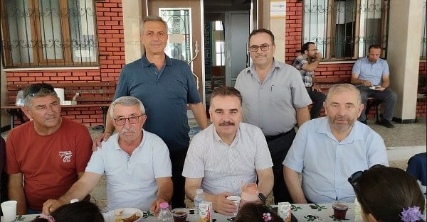Balıkesir'in Edremit ilçesinde yaz Kur'an kurslarının başlamasıyla, çocuklar cami ve kurslara akın ederek yaz tatillerini verimli bir şekilde değerlendirmeye başladı.