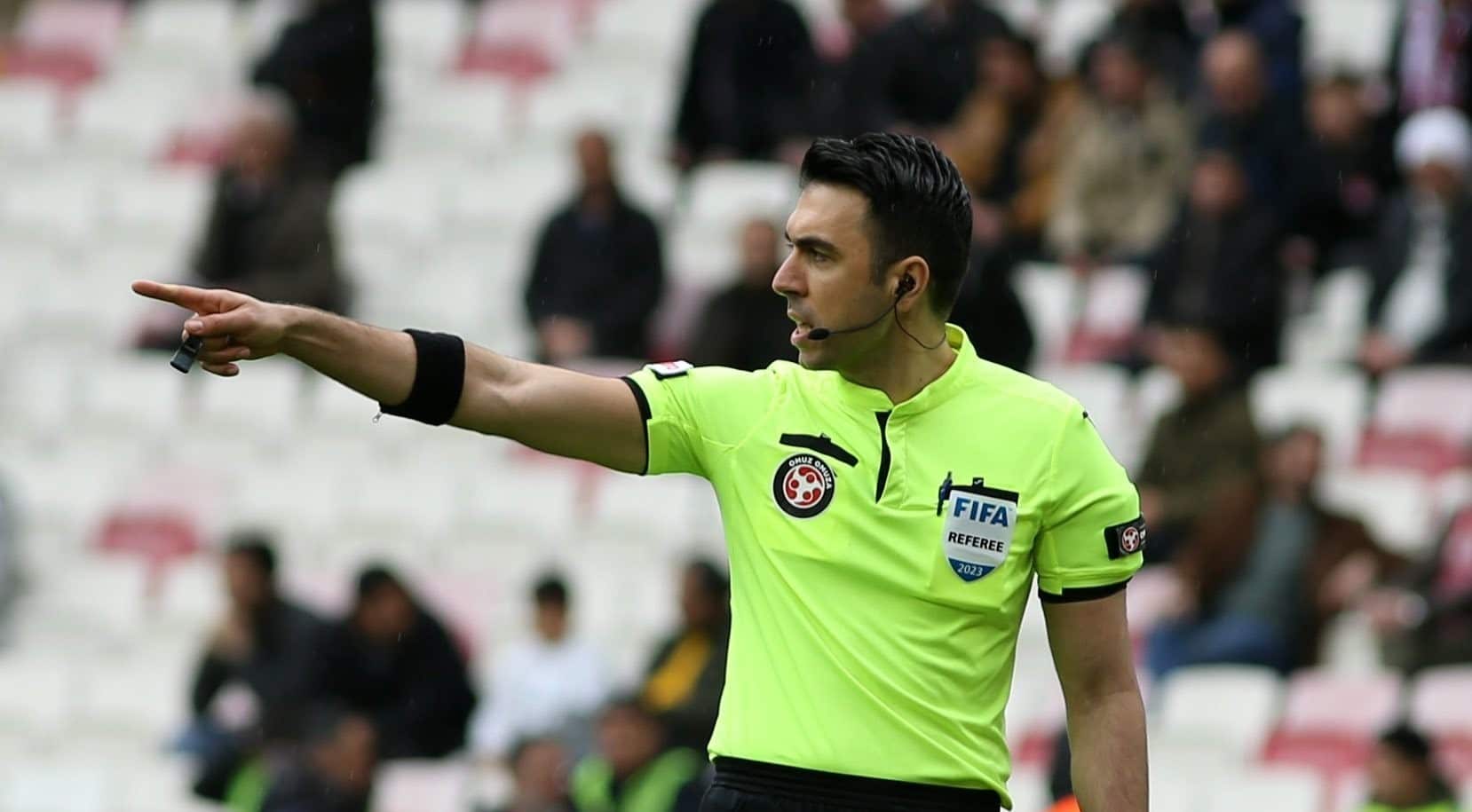 FIFA kokartlı hakem Arda Kardeşler, UEFA Avrupa Konferans Ligi 2. Eleme Turu ilk maçında Norveç’in Bodo/Glimt ile Çekya’nın Bohemians Praha müsabakasını yönetecek.