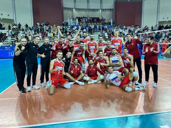 A Milli Erkek Voleybol Takımı, FIVB Challenger Kupası'nda Katar'ın ev sahipliğinde Doha'da düzenlenen çeyrek final maçında Dominik Cumhuriyeti'ni 3-1'lik skorla yenerek yarı finale yükseldi.