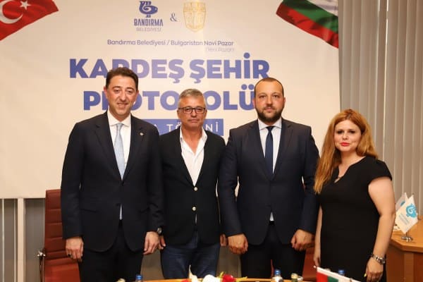 Bandırma Belediyesi ile Bulgaristan'ın Novipazar Belediyesi arasında Kardeş Şehir Protokolü imzalandı.