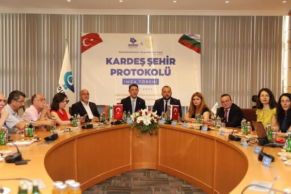   Bandırma Belediyesi ile Bulgaristan'ın Novipazar Belediyesi arasında Kardeş Şehir Protokolü imzalandı.