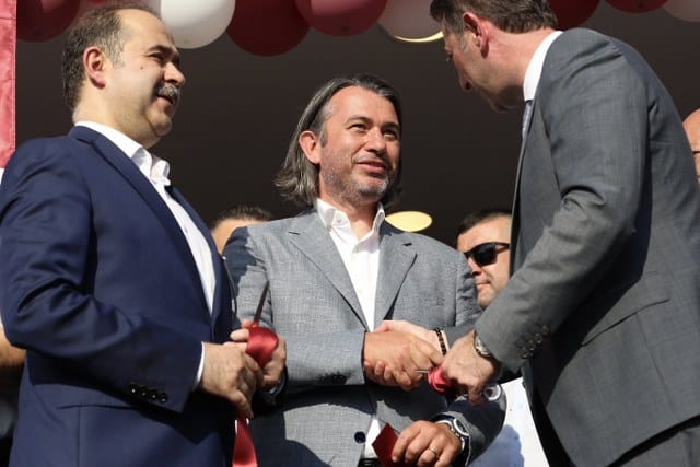 TFF 1'inci Lig'in güçlü takımlarından Teksüt Bandırmaspor 2 yeni bina ve bir antrenman sahası açılışı ile tesisleşmeye hız verdi. Tesislere “Bandırmaspor Cinçukuru Tesisleri” adı verildi. Tesis açılışında yeni sporcu konaklama tesisinin de müjdesi verildi.