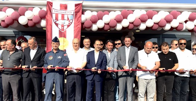 TFF 1'inci Lig'in güçlü takımlarından Teksüt Bandırmaspor 2 yeni bina ve bir antrenman sahası açılışı ile tesisleşmeye hız verdi. Tesislere “Bandırmaspor Cinçukuru Tesisleri” adı verildi. Tesis açılışında yeni sporcu konaklama tesisinin de müjdesi verildi.