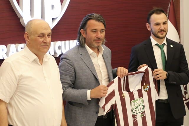 TFF 1'inci Lig'in güçlü takımlarından Teksüt Bandırmaspor 2 yeni bina ve bir antrenman sahası açılışı ile tesisleşmeye hız verdi. Tesislere “Bandırmaspor Cinçukuru Tesisleri” adı verildi. Tesis açılışında yeni sporcu konaklama tesisinin de müjdesi verildi.