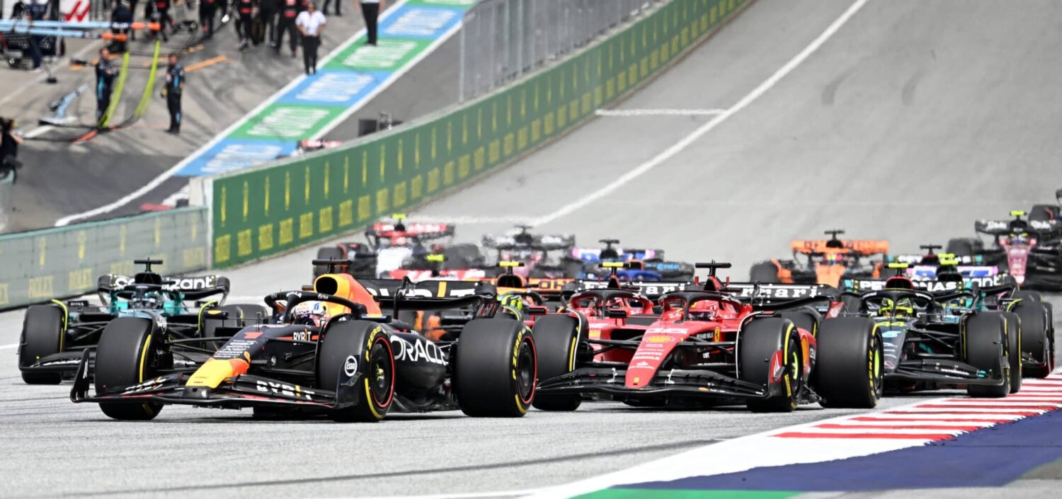 FORMULA 1 HEYECANI İNGİLTERE'DE DEVAM EDİYOR