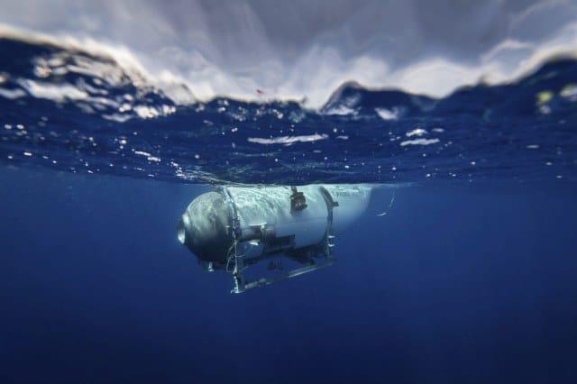 OceanGate Expeditions, beş kişinin hayatını kaybettiği Titan denizaltısı trajedisine rağmen Titanik enkazı keşif seferlerine devam ediyor. Şirket, 2024 tur programı için hala 250.000 dolarlık bilet satışı gerçekleştiriyor.