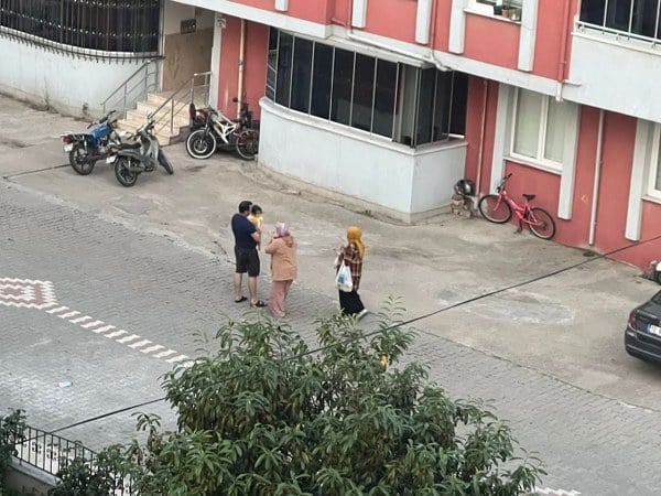 Balıkesir'in Susurluk ilçesinde meydana gelen ve ilk belirlemelere göre 4.3 şiddetinde olduğu tespit edilen deprem korku ve panik yarattı.