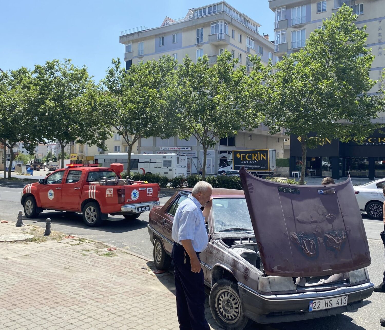 TAMİR OLDU SANDI ARACI ALEV ALDI