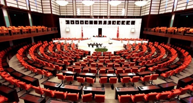 Türkiye Büyük Millet Meclisi (TBMM) 28. Dönem 2. Yasama yılı için tüm hazırlıklarını tamamladı, 1 Ekim’de çalışmalarına başlayacak.