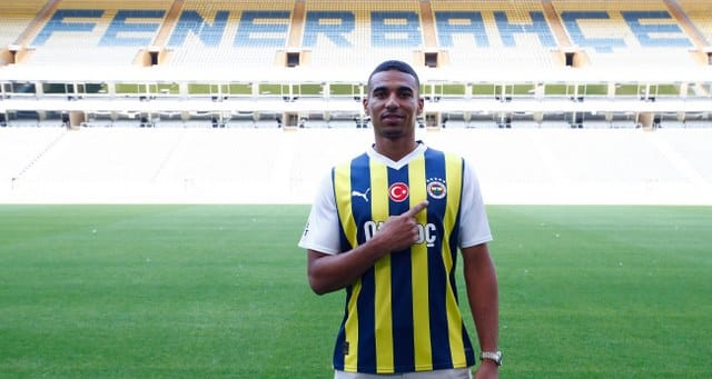 Fenerbahçe Kulübü, savunma oyuncusu Alexander Djiku'nun transfer edildiğini duyurdu.