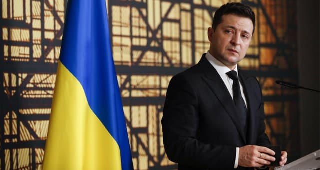 Ukrayna Devlet Başkanı Vladimir Zelenskiy, “Güvenlik gerekçeleri imkan sağladığı zaman bu NATO davetini alabileceğiz” ifadelerini kullandı.