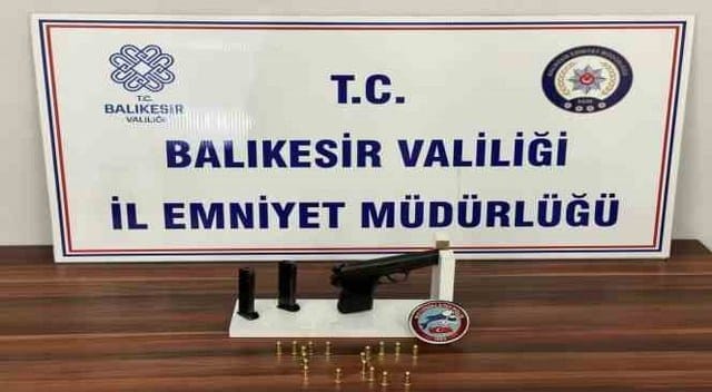 Balıkesir İl Emniyet Müdürlüğü Asayiş Şube Müdürlüğü ekipleri genel güvenliği ve asayişi sağlamak amacıyla il genelinde eş zamanlı olarak yapıl