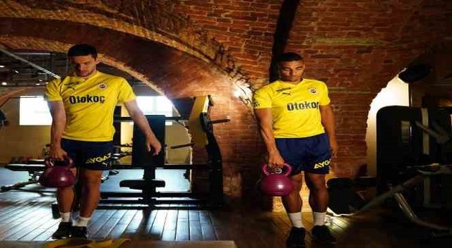 Fenerbahçe’nin yeni transferleri Umut Nayir ve Alexander Djiku, takımın Rusya kampına katıldı.