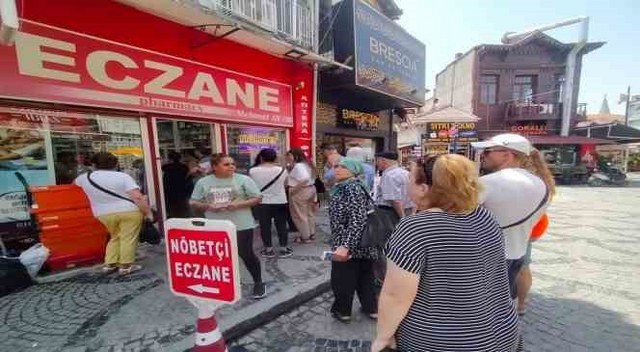 Alışveriş yapmak için sık sık Edirne'ye gelen bulgar turistler artık ilaçlarını da Türkiye'den alıyor.