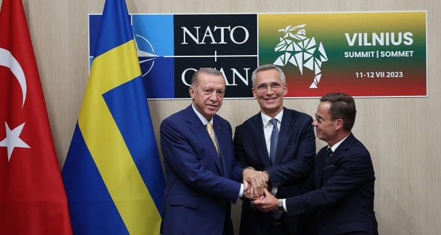 NATO Genel Sekreteri Jens Stoltenberg: “Türkiye, İsveç’in NATO üyeliği kararını Meclise götürecek.”