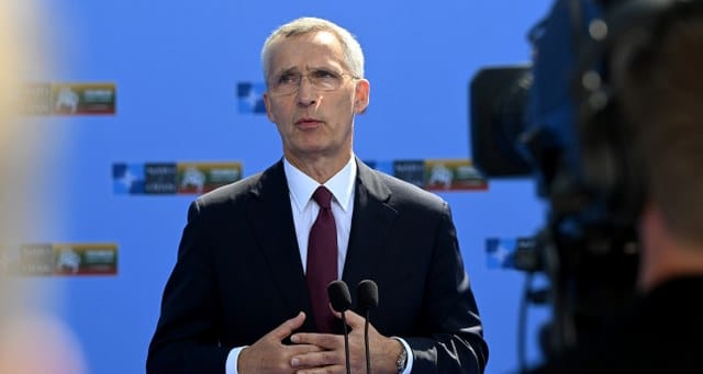 NATO Genel Sekreteri Jens Stoltenberg, Ukrayna'nın NATO üyeliği için 3 unsurdan oluşan paket hazırladıklarını, koşullar yerine getirildiğinde Ukrayna'yı üyeliğe davet edeceklerini açıkladı.