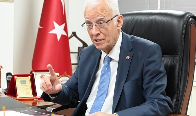 Türkiye Emekliler Derneği (TÜED) Genel Başkanı Kazım Ergün, Cumhurbaşkanı Recep Tayyip Erdoğan'a, en düşük emekli aylığının asgari ücret seviyesine yükseltilmesi ve aylıklara seyyanen 4 bin lira iyileştirme yapılması talebinde bulundu. 
