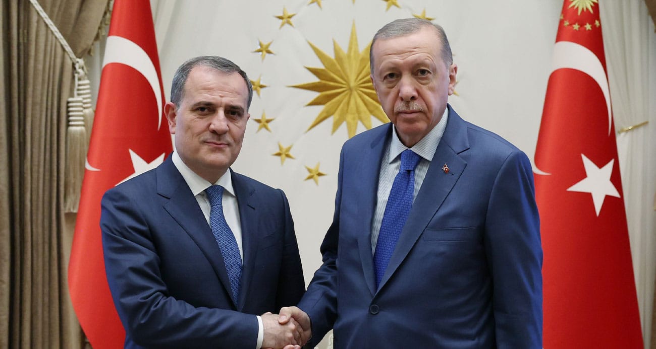 Cumhurbaşkanı Recep Tayyip Erdoğan, Azerbaycan Dışişleri Bakanı Ceyhun Bayramov ile Külliye'de bir görüşme gerçekleştirdi.
