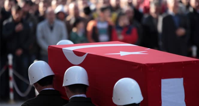 17 Nisan 2022 tarihinde Hakkari'nin Çukurca İlçesi'nin karşısındaki Metina Vadisi ile Zap, Avaşin, Basyan bölgelerinde eş zamanlı olarak başlatılan Pençe Kilit harekatında dün 5 askerimiz şehit oldu.