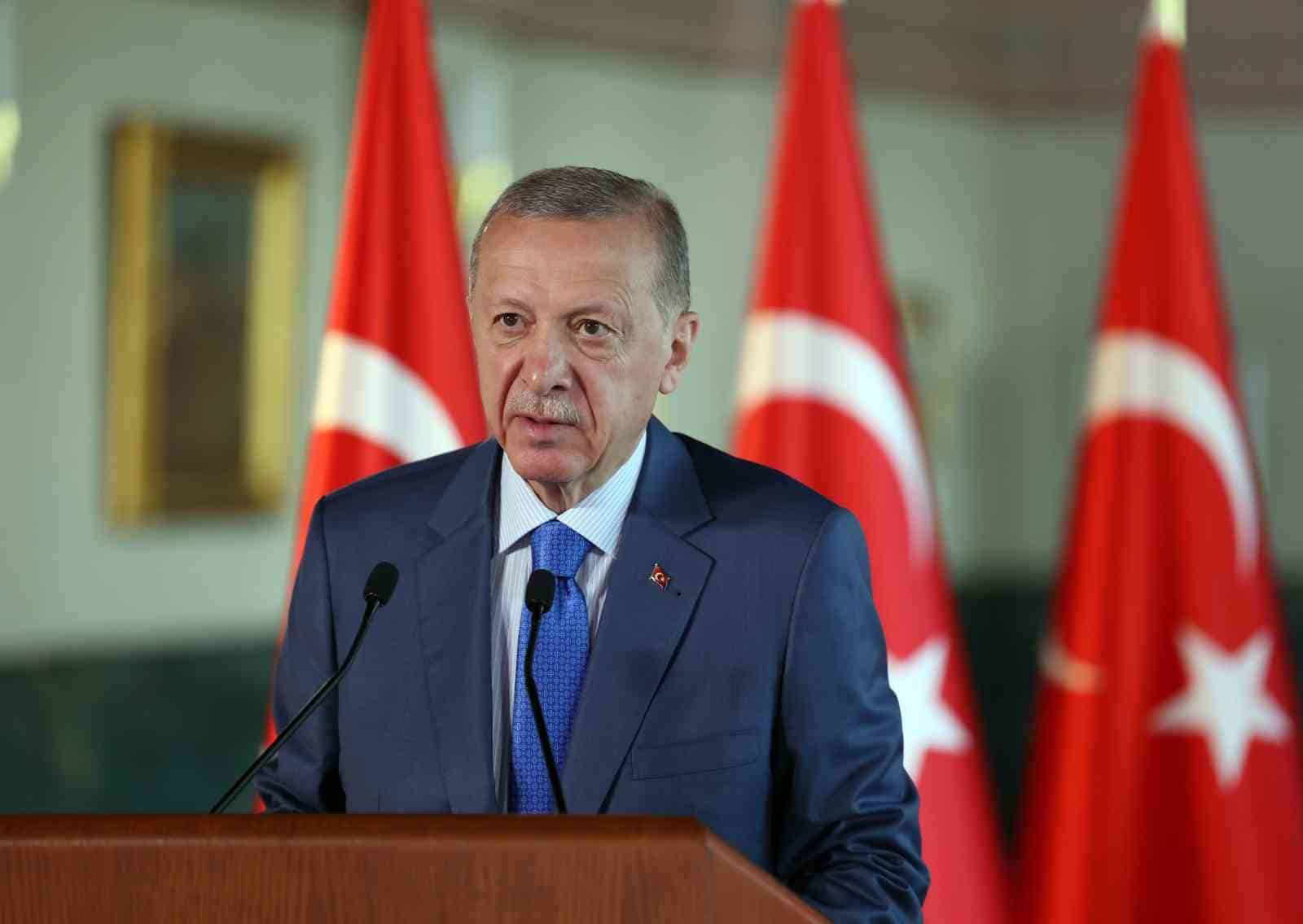 Cumhurbaşkanı Recep Tayyip Erdoğan, 325 konteyner kentte 178 bin 350 konteynerin kurulduğunu belirterek, kentsel dönüşüm konusunda muhalefeti de eleştirdi, "CHP ve şürekâsının kentsel dönüşüm projelerine yönelik saldırganlığının gerisinde iş bilmezlik değil, halk düşmanlığı vardır” ifadelerini kullandı.