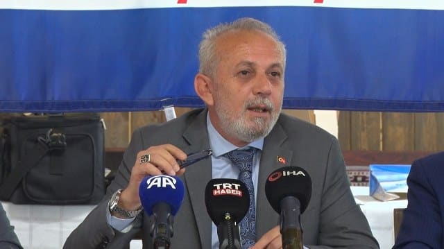 Türkiye Harb Sanayi ve Yardımcı İşkolları İşçileri Sendikası (Türk Harb-İş) Genel Başkanı Alaattin Soydan, “Mavi yakalar ve teknik güçler de yurt dışına gitmeye başladı. Bu işçileri yut dışına götürebilmek için aracı kurumlar oluşmaya başladı. Bu da en çok bizim alanımızı rahatsız ediyor” ifadelerini kullandı. 