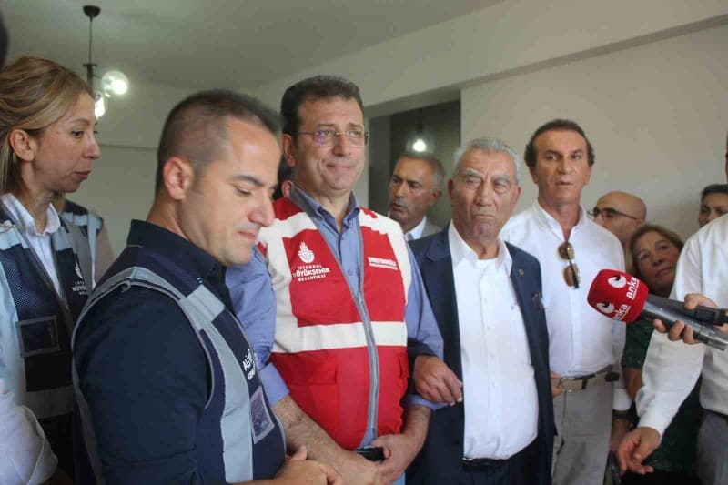 İstanbul Büyükşehir Belediye Başkanı Ekrem İmamoğlu, Nevşehir’in Hacıbektaş ilçesinde yaptırdıkları Mihmandar Konutları’nda ziyaretçilerin ağırlanacağını belirterek, "Bu projeyi bir sosyal proje olarak da tasarladık” ifadelerini kullandı. 