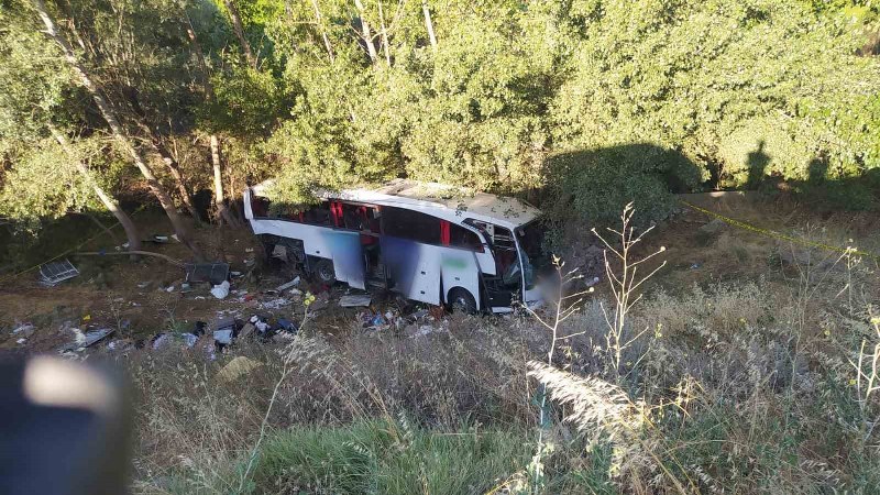 Yozgat’ın Sorgun ilçesinde meydana gelen otobüs kazasında 12 kişi hayatını kaybetti. Hayatını kaybeden kişilerin kimlikleri belli oldu.  TUNÇ