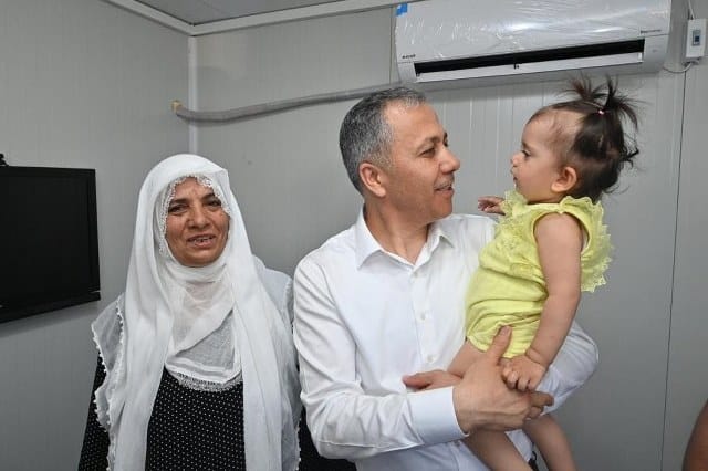İçişleri Bakanı Ali Yerlikaya, Kahramanmaraş merkezli depremlerden sonra afetzedelere yapılan kira yardımına ilişkin ağustos ayında, 297 bin 943 aileye 1 milyar 259 milyon 39 bin TL ödeme yapıldığını açıkladı.