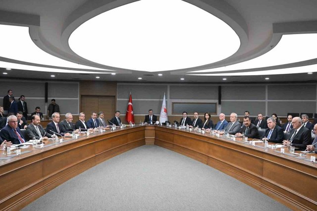 Cumhurbaşkanı Yardımcısı Cevdet Yılmaz, “Tarım hiçbir zaman modası geçmeyecek bir sektördür” ifadelerini kullandı. 