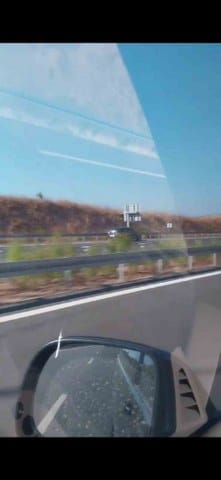 İstanbul-İzmir Otoyolunun Balıkesir kanadında bir otomobil sürücüsü kilometrelerce ters şeritte ilerledi.