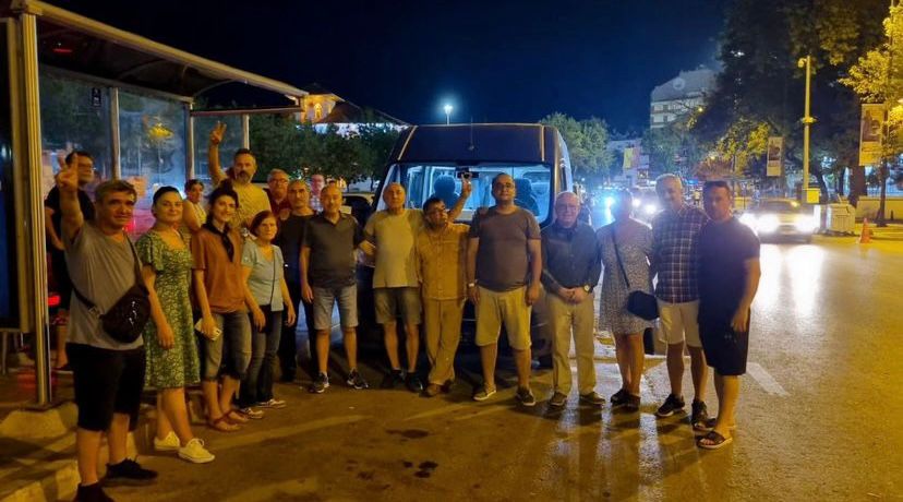 Bandırma Demokrasi Platformu ve bileşenleri, ağaç katliamına direniş gösteren Akbelen'e desteğe gitti.
