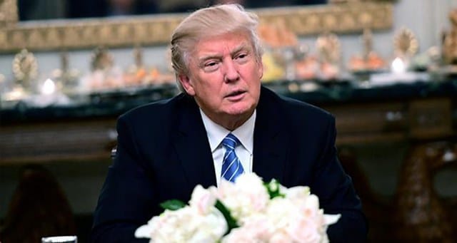 Eski ABD Başkanı Donald Trump 18 kişi ile birlikte 2020’de düzenlenen başkanlık seçiminde Georgia eyaletindeki sonuçlara müdahale etmekle suçlandığı dava kapsamında Fulton County Hapishanesi’ne giderek yetkililere teslim oldu.