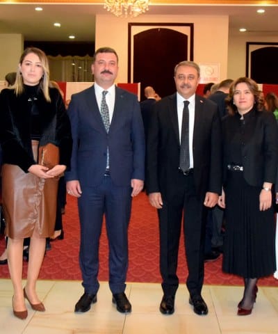 Valiler Kararnamesi ile Balıkesir Valisi Hasan Şıldak Şanlıurfa Valiliğine, Trabzon Valisi İsmail Ustaoğlu da Balıkesir Valiliğine atandı. MHP Balıkesir Milletvekili ve TBMM Çevre Komisyonu Üyesi Ekrem Gökay YÜKSEL her iki valiyi de tebrik edip, görevlerinde başarılar diledi.
