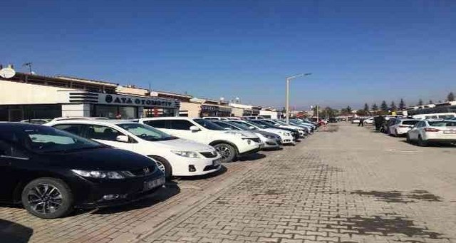 LPG’li araçlara ilgi arttı. 100 kilometrelik bir yolda benzinli araçlara göre yakıtta yüzde 50’ye yakın tasarruf sağlayan LPG’li araçlar, yeniden birçok vatandaş tarafından tercih ediliyor.
