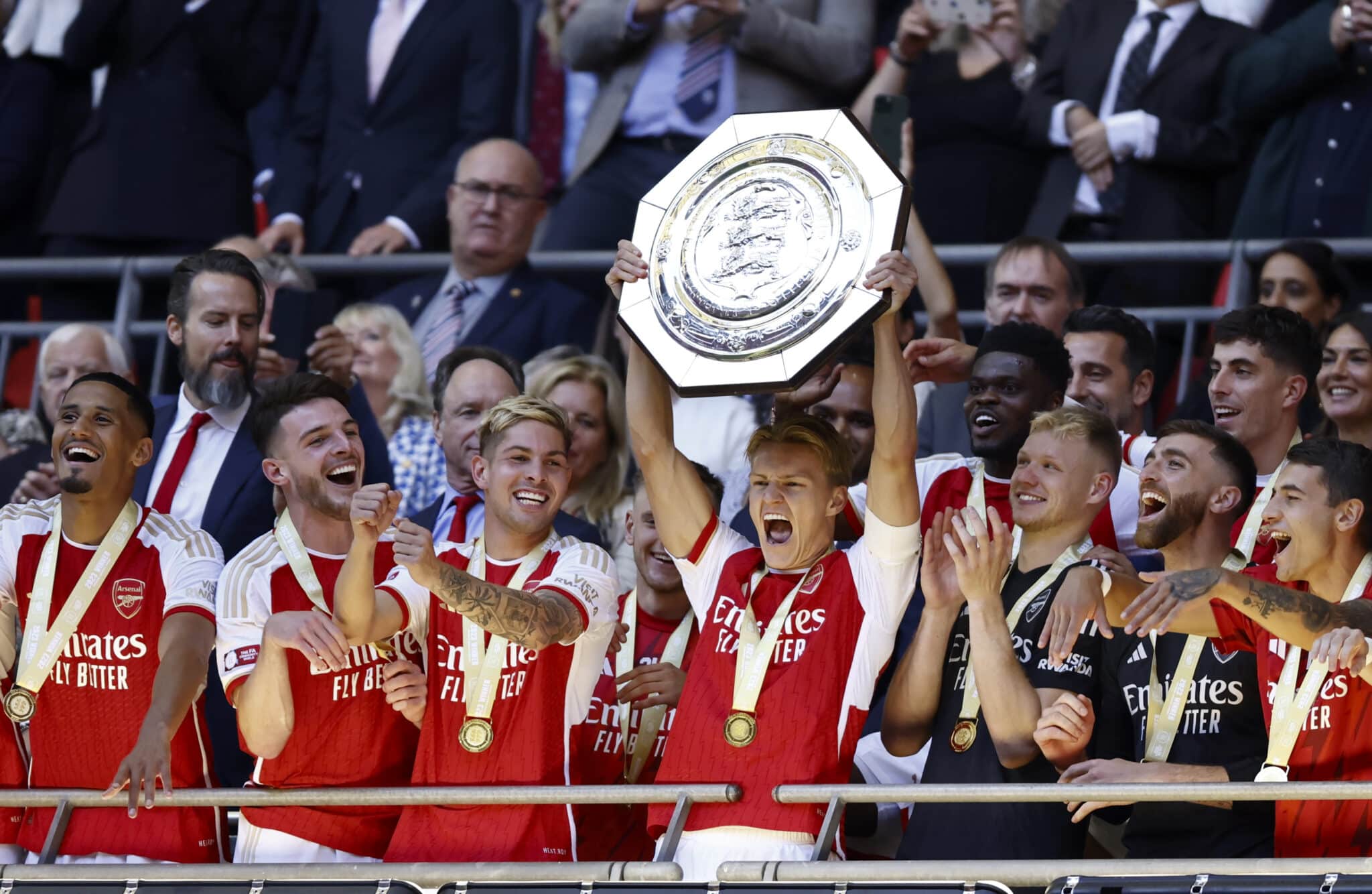 ARSENAL, COMMUNİTY SHİELD KUPASI'NIN SAHİBİ OLDU
