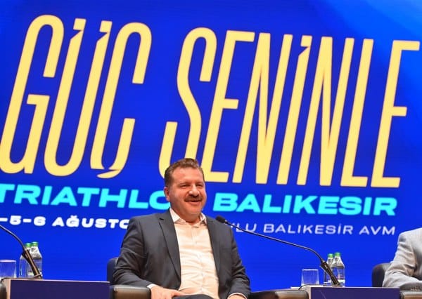 Triatlon dünyasının nabzı, üç gün boyunca Balıkesir'de atacak. Avlu Balıkesir Triatlonu kapsamında, Türkiye ilk defa Triatlon Avrupa Şampiyonası'na ev sahipliği yapacak. Muhteşem organizasyon öncesinde basına bilgi veren Büyükşehir Belediye Başkanı Yücel Yılmaz, “İlimizin yapacağı en önemli etkinliklerden biri. Bir sonraki hedefimiz Dünya Triatlon Yarışması'nın burada yapılması” dedi.