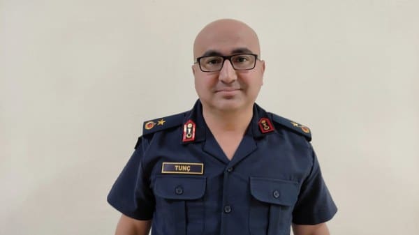 Balıkesir’in Bandırma ilçesinde, Binbaşı Mahir Mavi'nin Batman Jandarma Asayiş Şube Müdürlüğü'ne atanmasının ardından boşalan Bandırma İlçe Jandarma Komutanlığı'na Adıyaman'dan Binbaşı Ahmet Tunç atandı.