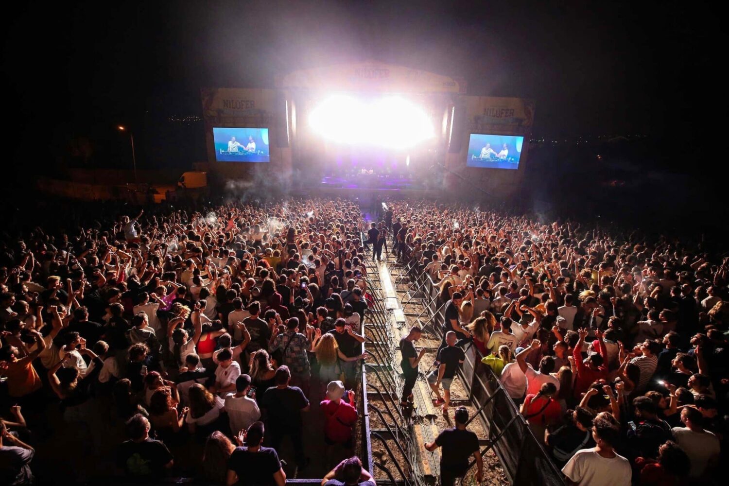 Nilüfer Müzik Festivali, Bursa Valiliği'nin konaklama ve alkol satışını yasaklaması üzerine Nilüfer Belediyesi tarafından iptal edildiğine dair haberlere Bursa Valiliği'nden açıklama geldi.