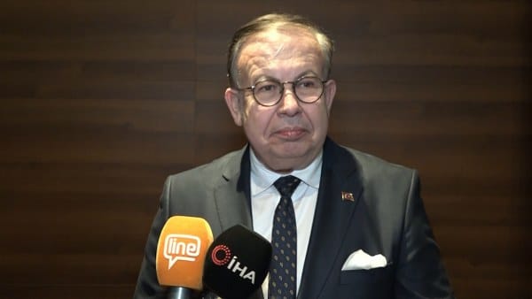 Emekli Tümamiral Cihat Yaycı, son dönemde dikkat çeken çıkışlarıyla sıkça medyanın odak noktasında yer aldı. Cahit yaycı, “Ege'de Yunan emelleri ve Mavi Vatan” konulu bir konferans vermek üzere Balıkesir'in Ayvalık ilçesine geliyor.