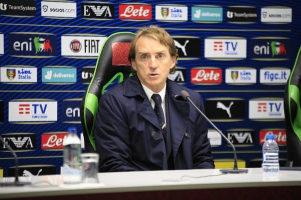 İtalyan antrenör Roberto Mancini, İtalya Milli Futbol Takımı'nın teknik direktörlük görevinden ayrıldı.