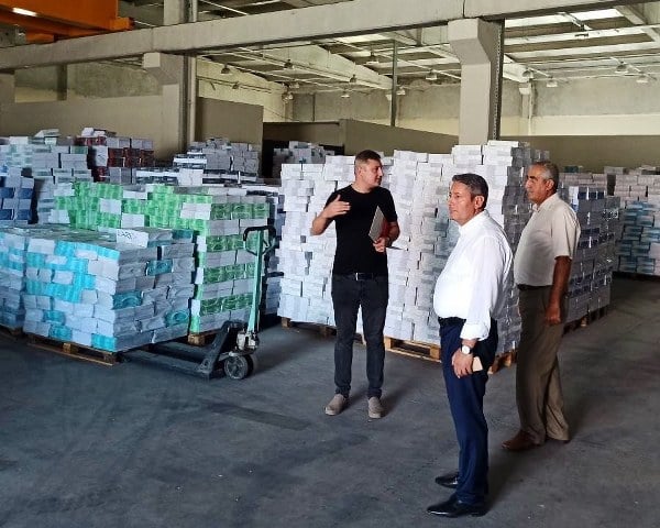 2023-2024 eğitim öğretim yılının başlamasına bir gün kala, Milli Eğitim Bakanlığı'nın öğrencilere yönelik ücretsiz ders kitapları gönderme süreci hızla ilerliyor. Balıkesir iline de kitapların ulaşmasıyla birlikte hazırlıklar tam gaz devam ediyor.
