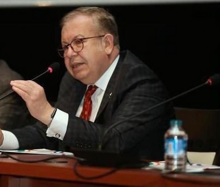 Emekli Tümamiral Cihat Yaycı, Yunanistan'ın Lozan Antlaşması'nın şartlarını çiğnediğini ifade etti.